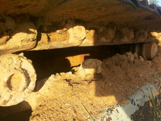 ขายรถแบคโฮ KOMATSU PC200-5 ใส่เครื่อง 200-3 ไม่มีปั๊มโซล่า เทอร์โบ ปั๊มไฮดรอลิคท้ายเครื่อง ราคา 300000