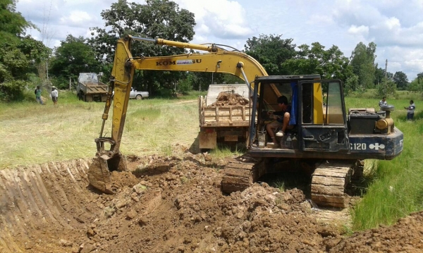 ขายรถแบคโฮ KOMATSU PC120-3 ราคา 295000