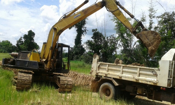 ขายรถแบคโฮ KOMATSU PC120-3 ราคา 295000