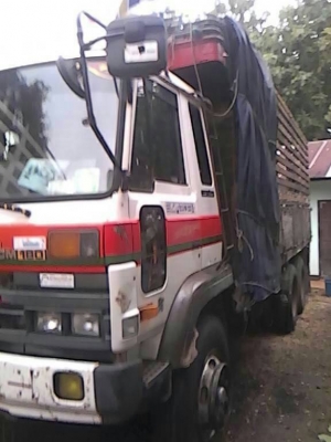 ขาย10ล้อร่อง1เพลา นิสสันUD 185HO7C แชชซีสวยเครื่องดี สภาพวิ่งใช้งานปกติ แอร์เย็น พ.เพาเวอร์ เบรคลมทิฟฟี่