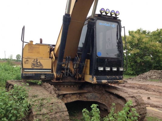 ขายรถแบ็คโฮ CAT 320 V.2เวอร์ชันทรู ไฟฟ้าเต็ม เอกสารอินวอยซ์ ทำงานทุกวัน ช่วงล้างเต็ม เอวดี บูมเดิม แอร์เย็น