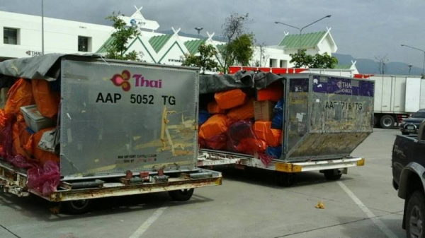 บริการรับส่งสินค้าทั่วประเทศ บริการรถบรรทุกให้เช่าระยะยาว รายเที่ยว ประเภทรถ ตู้ทึบ 10 บาน ยาว 7.69  เมตร มีประกันสินค้าวงเงิน 1ล้านต่อคัน ส่งรถประจำได้ ปลอดภัยใส่ใจบริการ บริษัทภูฟ้าโลจิสติคส์ www.thai7market.com โทร 0817144948 id0851536632 id0850643273