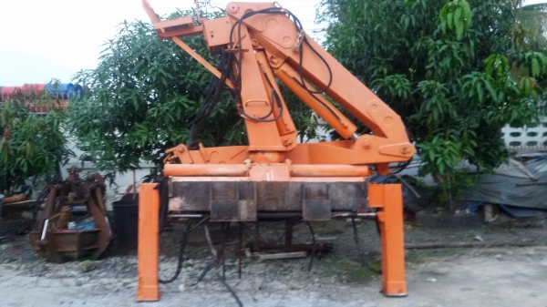 เฮี๊ยบ.7-ตันพร้อมตัวขยุ้มเหล็ก-สภาพพร้อมใช้งาน.ของครบ..ราคา.225,000-