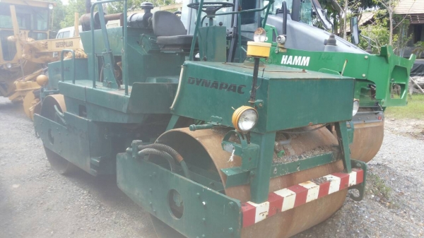 ขายด่วนครับ รถบดเล็ก เบรคดาว 8 ตัน ล้อเหล็ก DYNAPAC รถสวยพร้อมใช้งานครับ