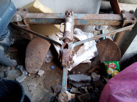 ขาย 190000 บาท พร้อมอุปกรณ์ 5 อย่าง หันหน้า หาง 5 โรตารี่ ผานขุดมัน ผานไถร่องอ้อย