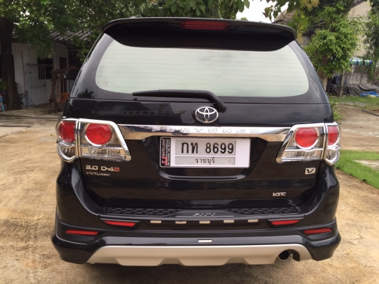 TOYOTA  FORTUNER 3.0 ปี 2513  ขับ 2 ล้อ ราคา  880,000 บาท