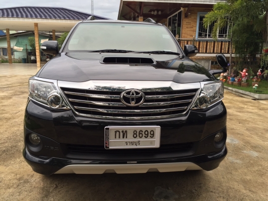 TOYOTA  FORTUNER 3.0 ปี 2513  ขับ 2 ล้อ ราคา  880,000 บาท
