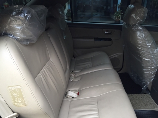 TOYOTA  FORTUNER 3.0 ปี 2513  ขับ 2 ล้อ ราคา  880,000 บาท