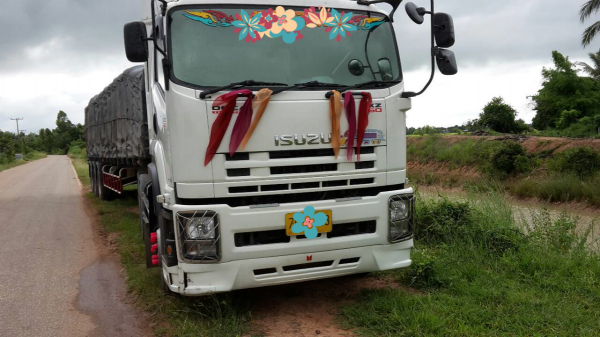 ขายรถบรรทุก 10 ล้อหัวลาก ISUZU DECA 360 แรงม้าปี 2555 ราคา 1900000