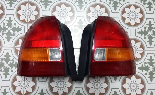 ไฟท้าย,Civic EK9 หลอดครบ หนึ่งคู่ 1,500