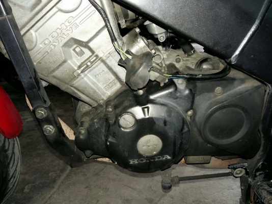 ขาย HONDA CBR 150 R ปี 50 ลายไฟโฉมสุดท้ายก่อนเป็นหัวฉีด เครื่องดีไม่หลวม ไม่มีควัน,ชุดสีไม่สวยมีรอยล้ม และรอยบุบที่ถัง เล่มพร้อมโอน