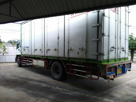 มี 3คัน หกล้อ อีซูซุ DEGA 200ปี49 บรรทุกแห้งยาว 7.20ม สภาพดีสวยบางเดิมทั้งคัน เชือเพลิงระบบแก๊ช NGV 100\% โรงงาน ทะเบียนพร้อมโอน