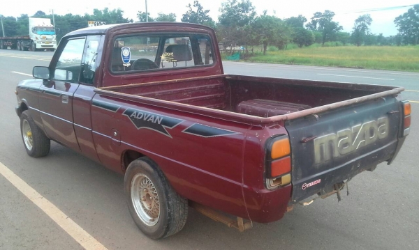 MAZDA น้อย ปี40 เบนซิน 5สปีด เครื่องดียอด คัชีสวย หัวพื้นไม่มีผุ รถได้เดิมสวยดี