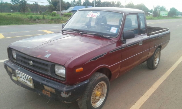 MAZDA น้อย ปี40 เบนซิน 5สปีด เครื่องดียอด คัชีสวย หัวพื้นไม่มีผุ รถได้เดิมสวยดี