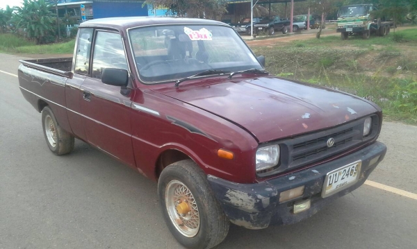 MAZDA น้อย ปี40 เบนซิน 5สปีด เครื่องดียอด คัชีสวย หัวพื้นไม่มีผุ รถได้เดิมสวยดี