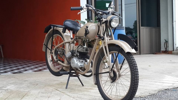 ขาย รถเยรมัน รุ่น bauer b100 ปี1938 หน้าสาแหลกรถสวยหาอยากน่าสะสมคับ ขาย รถเยรมัน รุ่น bauer b100 ปี1938 หน้าสาแหลกรถสวยหาอยากน่าสะสมคับ