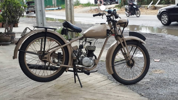 ขาย รถเยรมัน รุ่น bauer b100 ปี1938 หน้าสาแหลกรถสวยหาอยากน่าสะสมคับ ขาย รถเยรมัน รุ่น bauer b100 ปี1938 หน้าสาแหลกรถสวยหาอยากน่าสะสมคับ