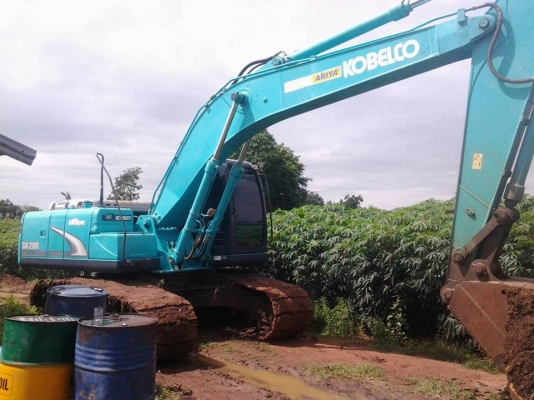 ต้องการขายด่วน รถแมคโค KOBELCO  SK200-8 Super Yn 12