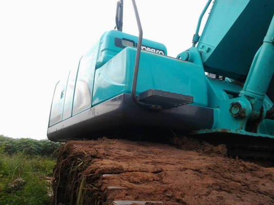 ต้องการขายด่วน รถแมคโค KOBELCO  SK200-8 Super Yn 12
