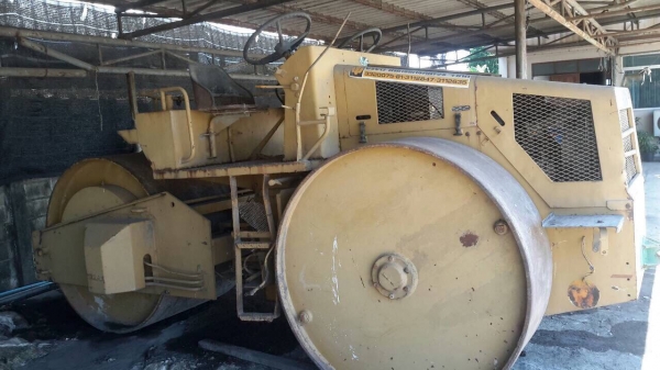 ขายรถบด 3 ล้อเหล็ก Sakai R2