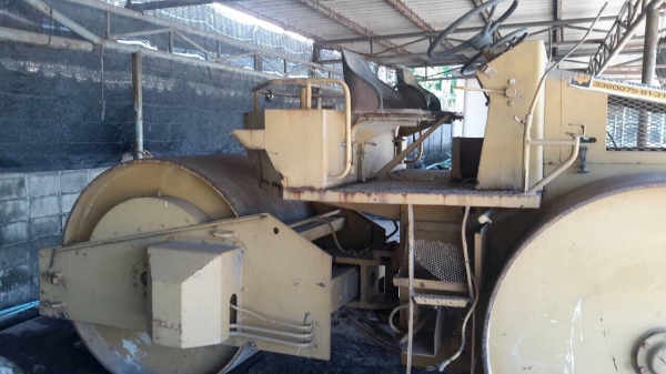 ขายรถบด 3 ล้อเหล็ก Sakai R2