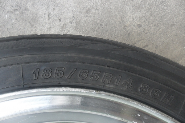 ล้ออะไหล่ ขอบ 14 6 รู พร้อมยาง สวยๆ 1 ล้อ ราคา 1250 บาท