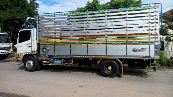 ขายรถ6ล้อHINO MEGA 175แรง ปี55 กระบะเนียม สวยจัด สภาพพร้อมใช้งาน เอกสารพร้อมโอน สนใจโทร 090-8588220คุณนะ 093-3258446คุณบิว หรือเข้าดูสินค้าอื่นๆได้ที่ www.truck.in.th/498 หรือเพจFacebook ณรงค์ ซื้อขายรถมือสอง (เว็บไซต์ส่วนตัว) หรือFacebook ตลาดรถมือสอง คุ