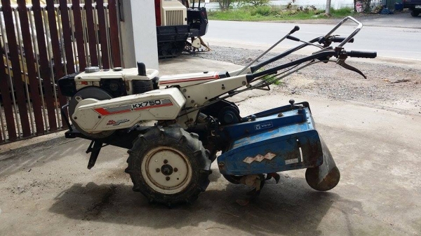 ถไถเดินตาม  ISEKI   รุ่น KX750 ขนาด 7 แรง  เก่าญี่ปุ่น  เครื่องยนต์ติดง่าย