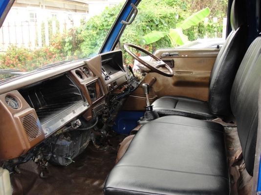 ขาย 4 ล้อกลาง รุ่นไดน่าคานแข็งใหญ่ บรรทุกดี เครื่องดีเซล 2.4 ประหยัดเพาเวอร์