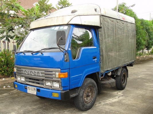 ขาย 4 ล้อกลาง รุ่นไดน่าคานแข็งใหญ่ บรรทุกดี เครื่องดีเซล 2.4 ประหยัดเพาเวอร์