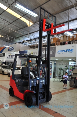 ขายรถโฟล์คลิฟท์มือสอง TOYOTA รุ่น 8FD15 ราคา xxx,xxx บาท นำเข้าจากประเทศญี่ปุ่น 100\% ไม่เคยใช้งานในไทย