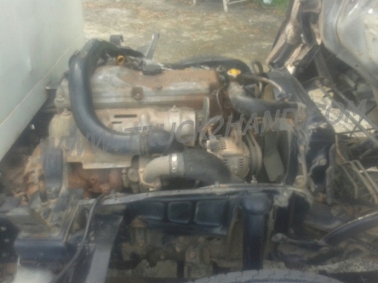 HINO 6 ล้อ ดูโทร่ เป็นพื้นเรียบท้ายลาด 4 สูบ เทอรโบ 135 แรงม้า