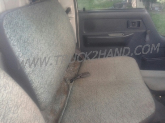 HINO 6 ล้อ ดูโทร่ เป็นพื้นเรียบท้ายลาด 4 สูบ เทอรโบ 135 แรงม้า