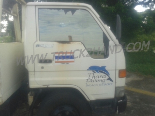 HINO 6 ล้อ ดูโทร่ เป็นพื้นเรียบท้ายลาด 4 สูบ เทอรโบ 135 แรงม้า