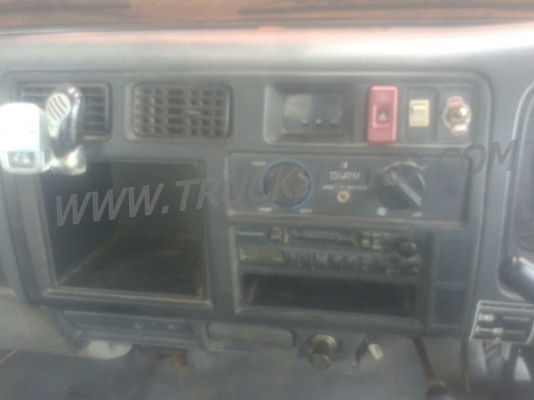 HINO 6 ล้อ ดูโทร่ เป็นพื้นเรียบท้ายลาด 4 สูบ เทอรโบ 135 แรงม้า