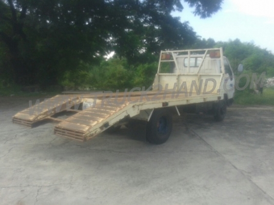 HINO 6 ล้อ ดูโทร่ เป็นพื้นเรียบท้ายลาด 4 สูบ เทอรโบ 135 แรงม้า