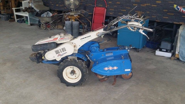 รถพรวนดินเดินตาม ISEKI  รุ่น KS552 ขนาด 5 แรง เก่าญี่ปุ่น  เครื่องยนต์ติดง่าย  สภาพสวยพร้อมใช้งาน