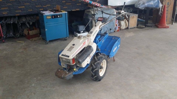 รถพรวนดินเดินตาม ISEKI  รุ่น KS552 ขนาด 5 แรง เก่าญี่ปุ่น  เครื่องยนต์ติดง่าย  สภาพสวยพร้อมใช้งาน