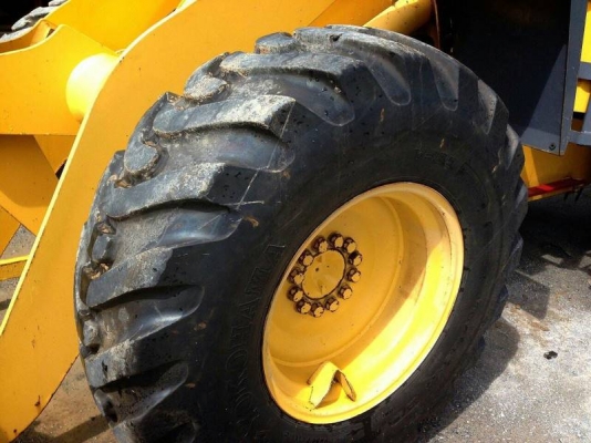 KOMATSU WA100-3 สภาพ 90\% นำเข้าจากญี่ปุ่น โทร 090-986-2521 อ๊อบ
