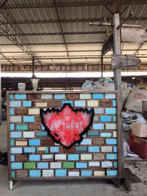 ขายๆๆๆ บาร์สีฟ้าทำจากไม้ฝาแน่นหนา เหมาๆๆ