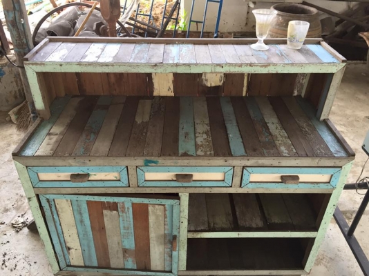 ขายๆๆๆ บาร์สีฟ้าทำจากไม้ฝาแน่นหนา เหมาๆๆ