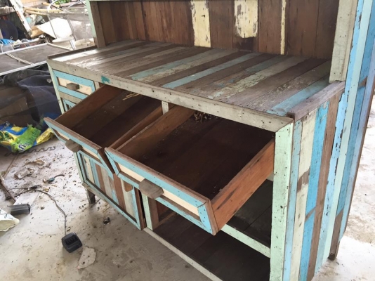 ขายๆๆๆ บาร์สีฟ้าทำจากไม้ฝาแน่นหนา เหมาๆๆ