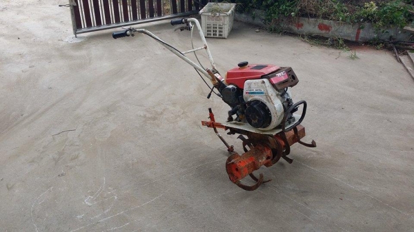 รถพรวนดินเดินตาม MITSUBISHI รุ่น M270 ขนาด 2.5 แรง เก่าญี่ปุ่น  พร้อมชุดพรวนดิน สภาพดี