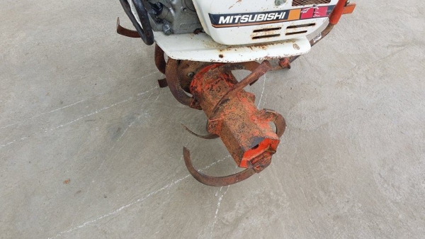 รถพรวนดินเดินตาม MITSUBISHI รุ่น M270 ขนาด 2.5 แรง เก่าญี่ปุ่น  พร้อมชุดพรวนดิน สภาพดี