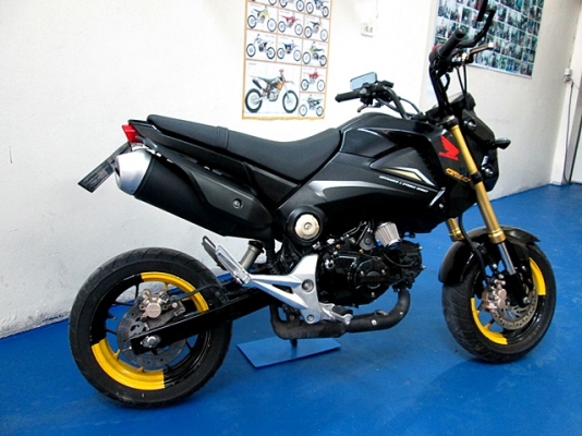 MSX สีดำ แต่งนิดหน่อย ทำสีล้อแมกซ์ซิ่ง เครื่องเดิมๆแน่นๆ รถเดือน พ.ค. ปี57 ไมล์ 2 หมื่นโล โปรโมชั่น ฟรีโอน แถม 5 รายการ 42900