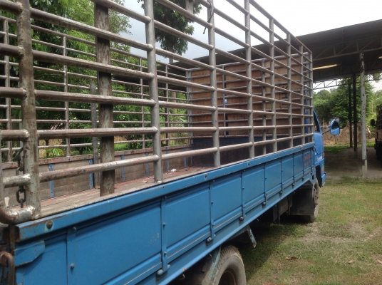 ขาย 6 ล้อ NPR-110  คอกเหล็กอยาว 5 เมตร รถจดประกอบ