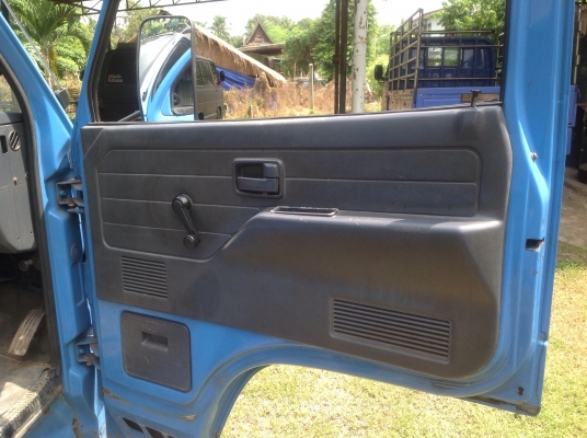 ขาย 6 ล้อ NPR-110  คอกเหล็กอยาว 5 เมตร รถจดประกอบ