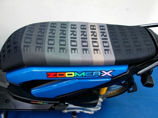 zoomer x สีน้ำเงินดำ ( ล้อ DID ) เบาะผ้าบาย รถเดือน มีนาคม ปี 58 ไมล์ 5 พันโล สีสวยทั้งคัน ฟรีโอน แถม 4 รายการ 37900