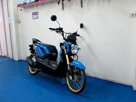 zoomer x สีน้ำเงินดำ ( ล้อ DID ) เบาะผ้าบาย รถเดือน มีนาคม ปี 58 ไมล์ 5 พันโล สีสวยทั้งคัน ฟรีโอน แถม 4 รายการ 37900