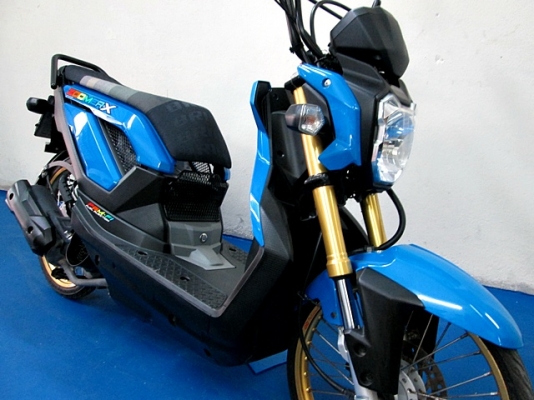 zoomer x สีน้ำเงินดำ ( ล้อ DID ) เบาะผ้าบาย รถเดือน มีนาคม ปี 58 ไมล์ 5 พันโล สีสวยทั้งคัน ฟรีโอน แถม 4 รายการ 37900